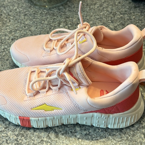 Avia Shoes - Avia NWT Women's Sneakers! Super comfortable!! Blush. Size 9.